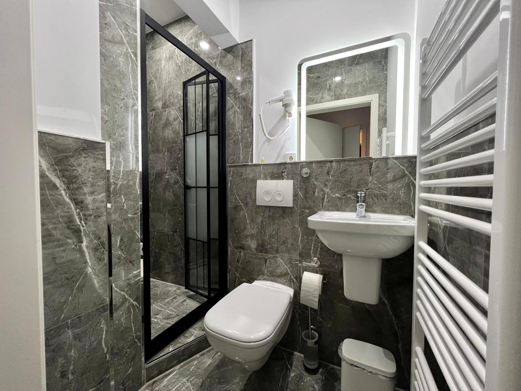 Durmaz Hotel ฮันโนเวอร์ ภายนอก รูปภาพ