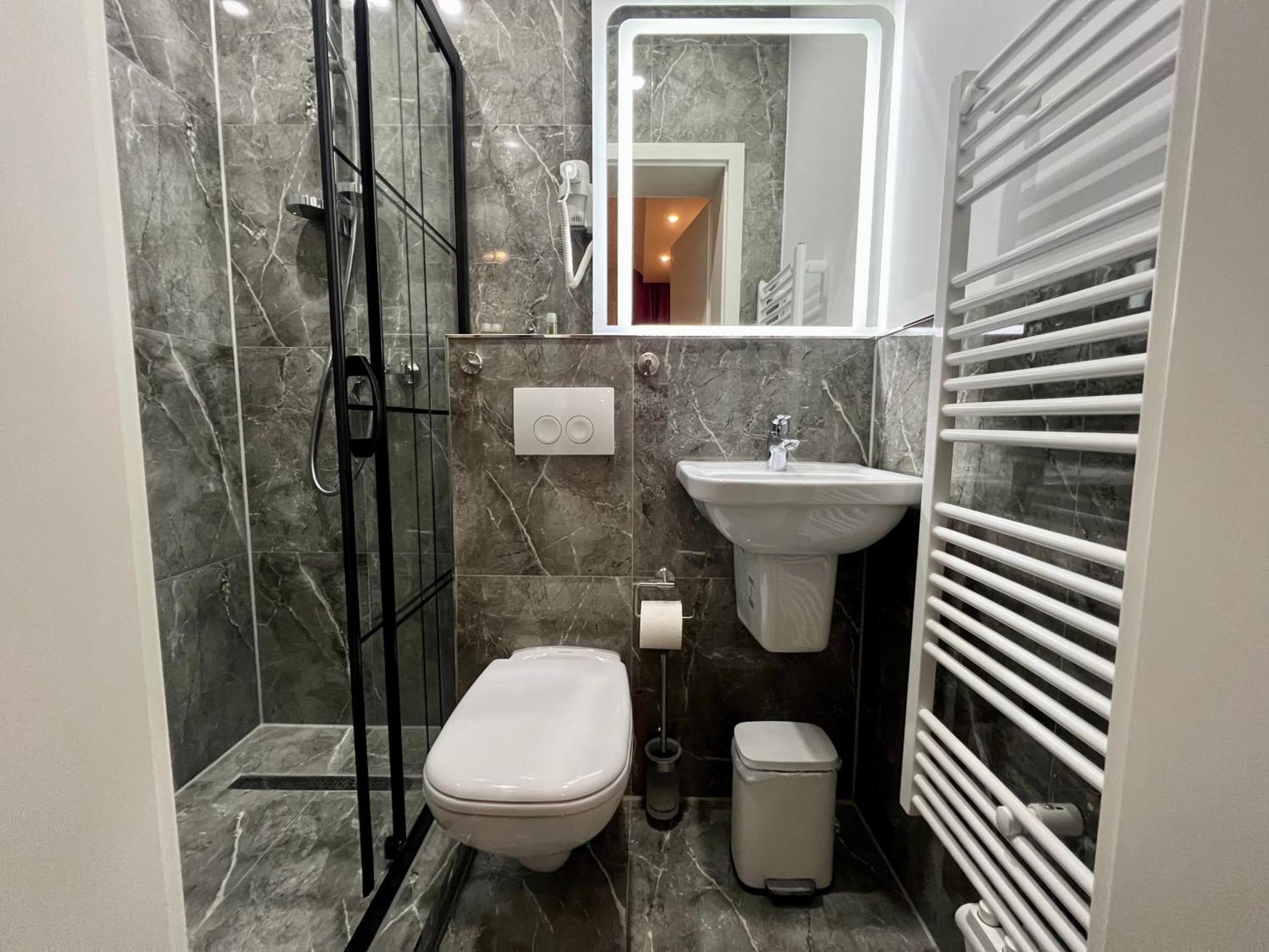 Durmaz Hotel ฮันโนเวอร์ ภายนอก รูปภาพ