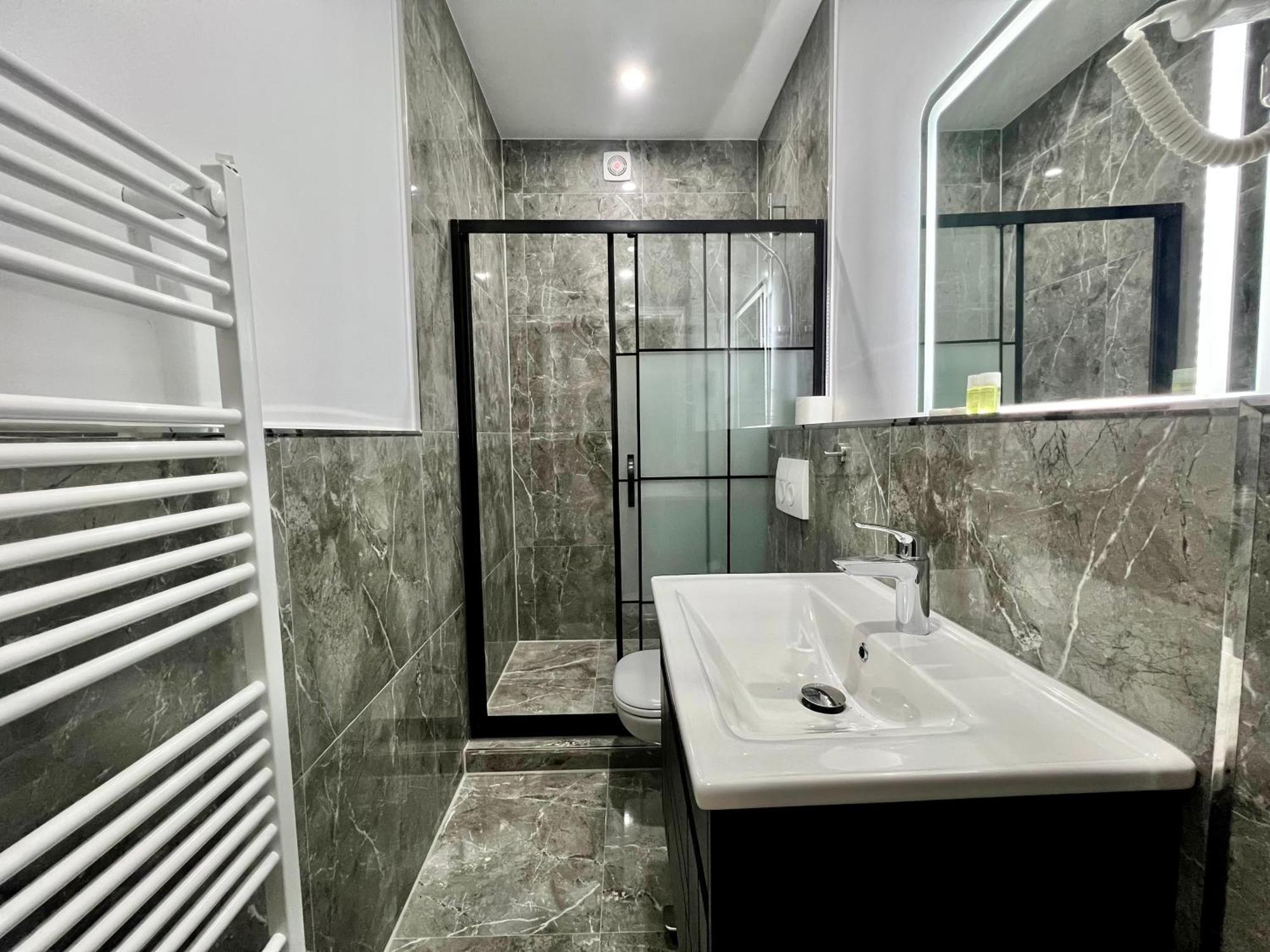 Durmaz Hotel ฮันโนเวอร์ ภายนอก รูปภาพ